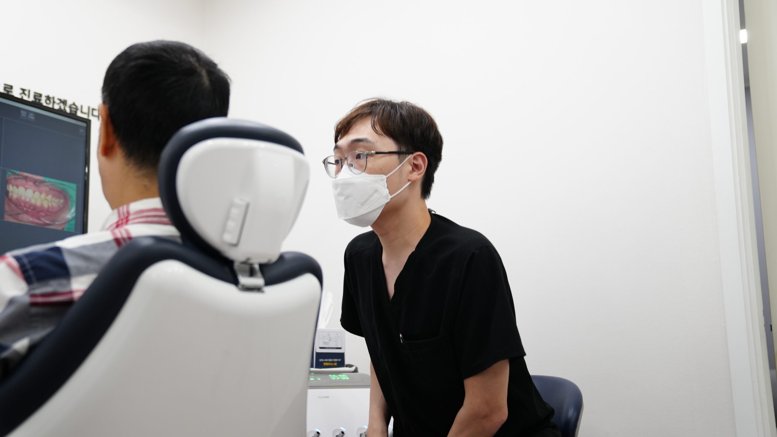 행궁동 치과 더에스플란트 상담 진료